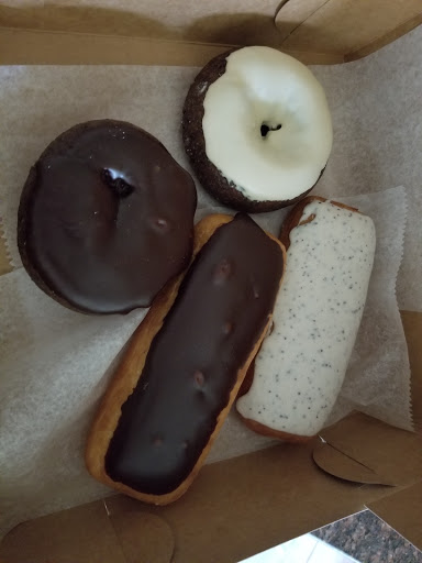 Donut Shop «Glaze Donut Company», reviews and photos, 1292 Rickert Dr #104, Naperville, IL 60540, USA