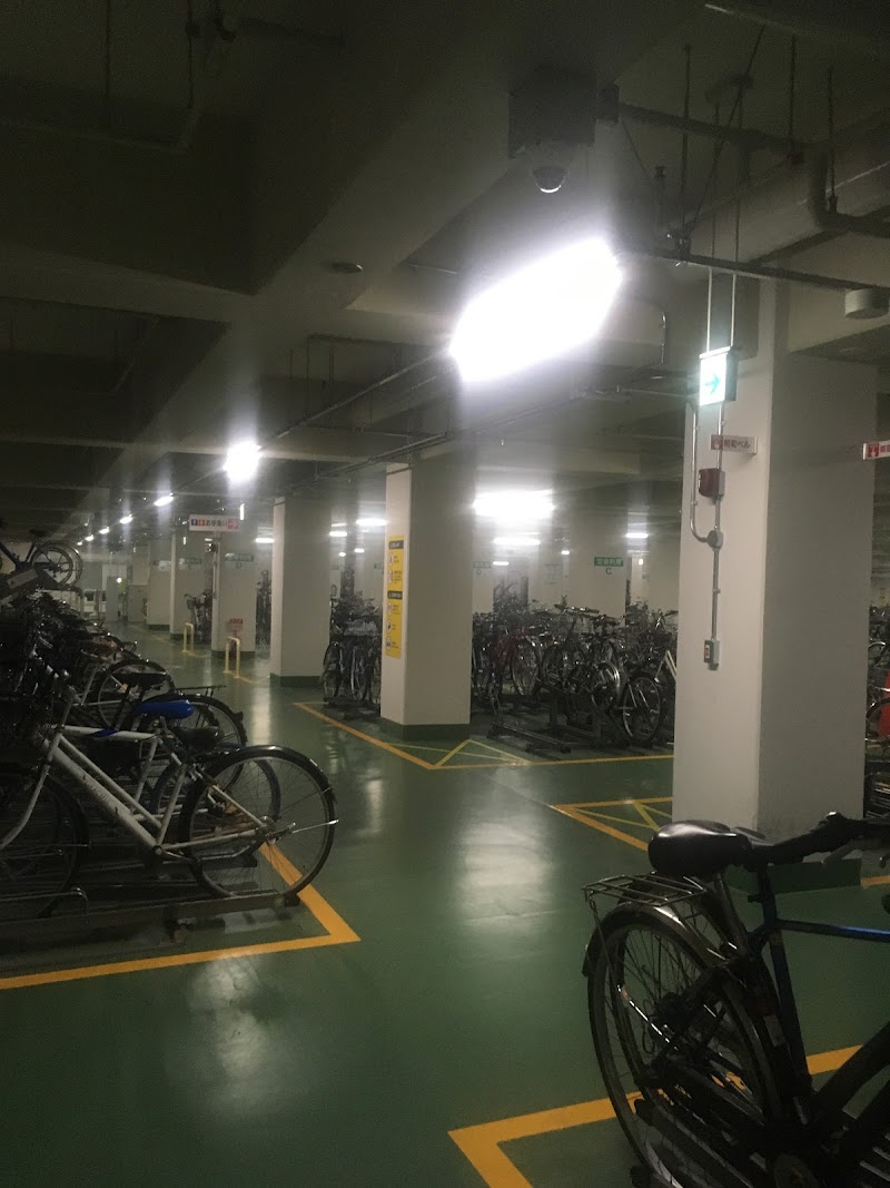 西春駅東口地下自転車駐車場