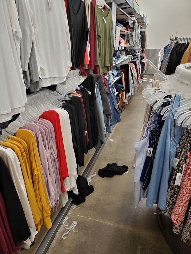 Clothing Store «Old Navy», reviews and photos, 8674 Park Meadows Center Dr, Lone Tree, CO 80124, USA