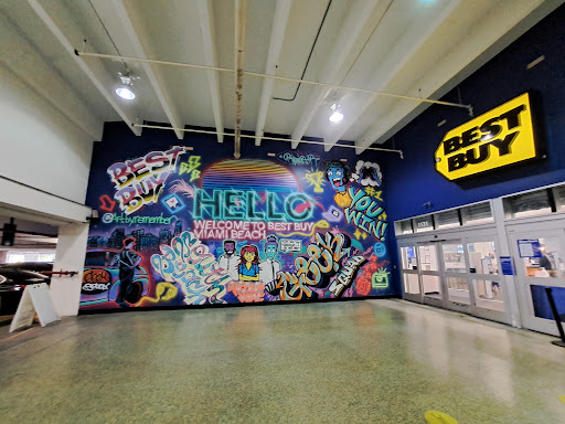 Shopping Mall «Fifth and Alton», reviews and photos, 1100 6th St, Miami Beach, FL 33139, USA