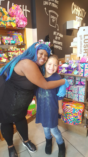 Cosmetics Store «LUSH», reviews and photos, 645 E Shaw Ave, Fresno, CA 93710, USA