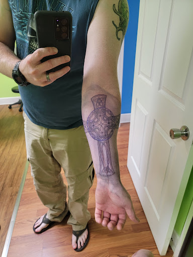 Tattoo Shop «Incredible Ink Tattoo», reviews and photos, 37 New Orleans Rd, Hilton Head Island, SC 29928, USA