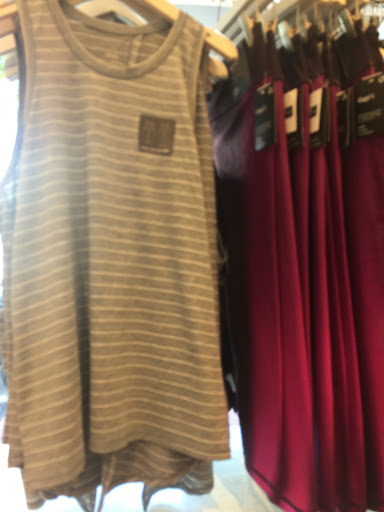 Clothing Store «Gap», reviews and photos, 7007 Friars Rd, San Diego, CA 92108, USA