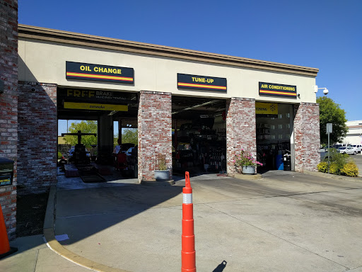 Auto Repair Shop «Meineke Car Care Center», reviews and photos, 525 Cirby Way, Roseville, CA 95678, USA