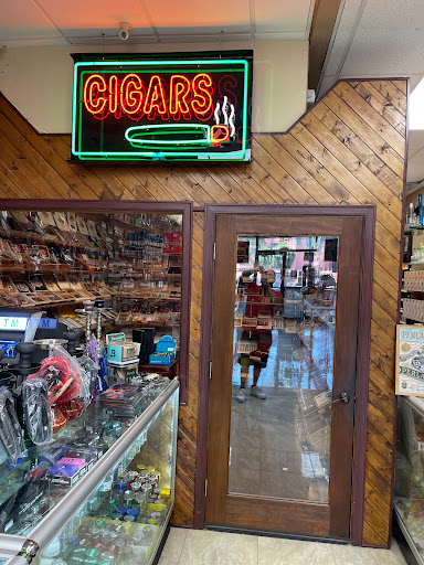Paradise Valley Smoke Shop and Cigar, 4306 E Cactus Rd, Phoenix, AZ 85032, USA, 