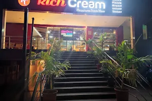 Rich Cream image