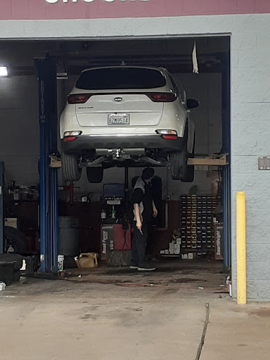 Tire Shop «Gateway Tire & Service Center», reviews and photos, 1011 N Main St, Shelbyville, TN 37160, USA