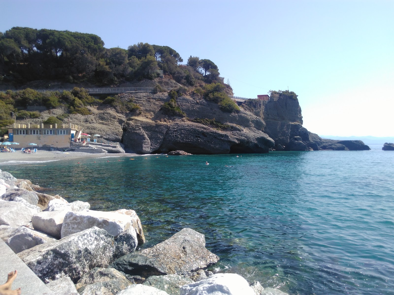 Φωτογραφία του Spiaggia della Madonnetta με ευθεία ακτή