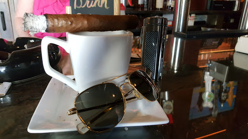 Cigar Shop «Puffs-n-Stuff Cigars and Bar», reviews and photos, 6302 Robinson Centre Drive, Pittsburgh, PA 15205, USA