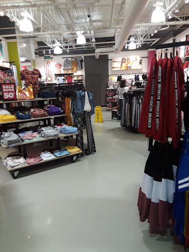 Clothing Store «rue21», reviews and photos, 370 Greece Ridge Center Dr, Rochester, NY 14626, USA