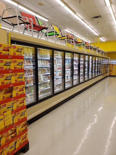 Grocery Store «Fresco y Más», reviews and photos, 3701 NW 7th St, Miami, FL 33126, USA