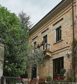 Amazing Abruzzo Tours at Villa D'Abruzzo Via Vico Fosssto (III), 5/7, 65029 Torre dei Passeri PE, Italia