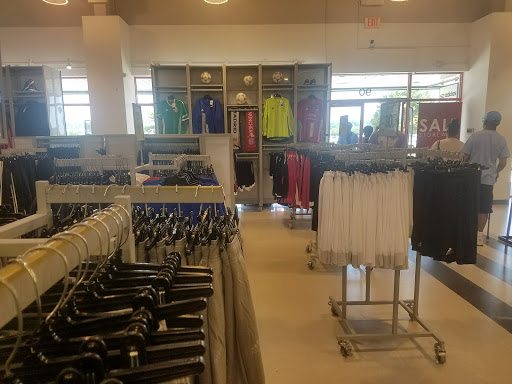 Shopping Mall «Carolina Premium Outlets», reviews and photos, 1025 Outlet Center Dr, Smithfield, NC 27577, USA