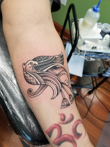 Tattoo Shop «Skull and Rose Tattoo Studio», reviews and photos, 900 E Pulaski Hwy, Elkton, MD 21921, USA