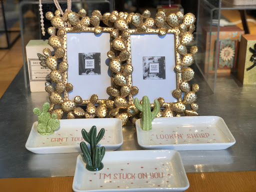 Gift Shop «Bishop Street Market», reviews and photos, 419 N Bishop Ave, Dallas, TX 75208, USA