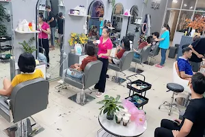 Hair Salon Huỳnh Thường image