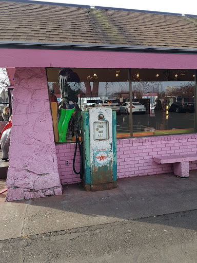 Donut Shop «Voodoo Doughnut», reviews and photos, 22 SW 3rd Ave, Portland, OR 97204, USA