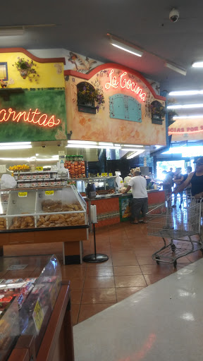 Supermarket «Vallarta Supermarkets», reviews and photos, 757 S Workman St, San Fernando, CA 91340, USA
