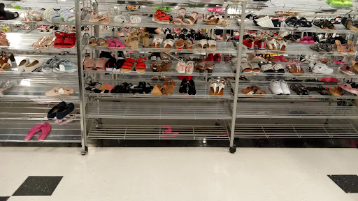 Clothing Store «Burlington Coat Factory», reviews and photos, 370 US-130, Hightstown, NJ 08520, USA