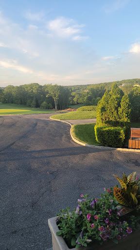 Golf Course «Fresh Meadow Country Club», reviews and photos, 255 Lakeville Rd, Lake Success, NY 11020, USA