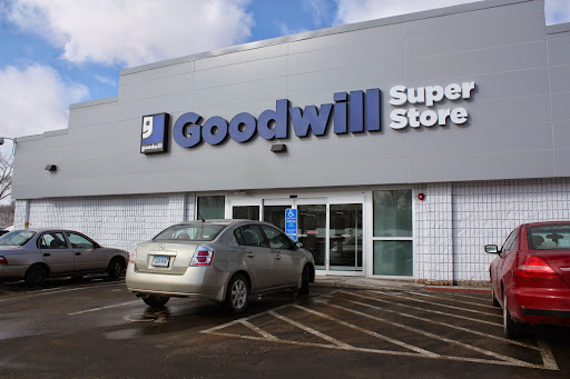 Goodwill Milford Store & Donation Station, 1712 Boston Post Rd, Milford, CT 06460, USA, 