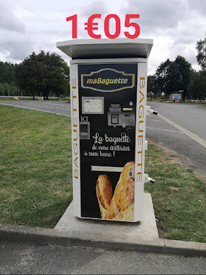 Distributeur de pain baguette à Chalais
