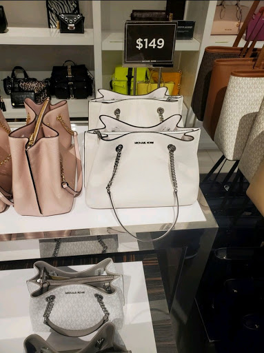 Fashion Accessories Store «Michael Kors», reviews and photos, 1800 Sawgrass Mills Cir #2630, Sunrise, FL 33323, USA