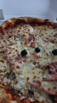 Plats et boissons du Pizzas à emporter Pizz’n Pan Avallon - n°7