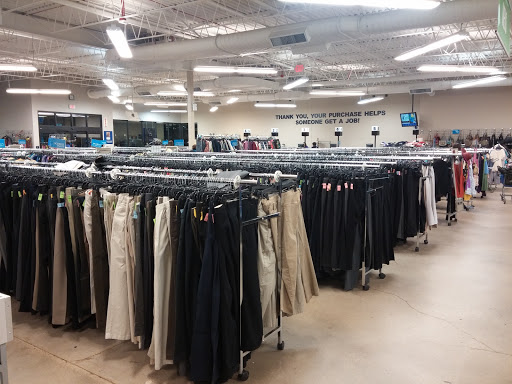 Thrift Store «Goodwill Store & Donation Center», reviews and photos, 1521 Lee St, Des Plaines, IL 60018, USA