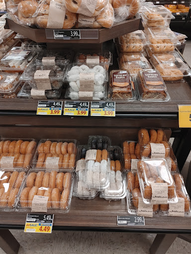 Grocery Store «Food Lion», reviews and photos, 424 N Main St, Kilmarnock, VA 22482, USA