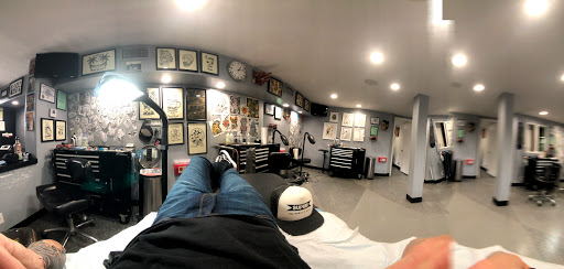 Tattoo Shop «Big Fish Tattoo», reviews and photos, 405 N Hwy 101, Solana Beach, CA 92075, USA