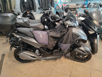 Piaggio-Vespa Action Scoots à Malakoff