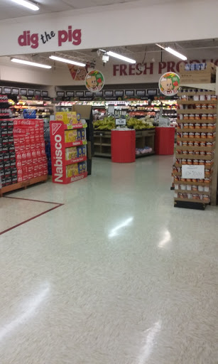 Grocery Store «Piggly Wiggly», reviews and photos, 18 Perry Morris Square, Milton, WV 25541, USA