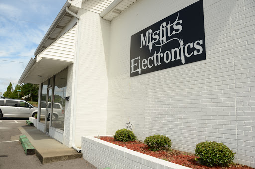 Computer Repair Service «Misfits Electronics», reviews and photos, 605 E College St, Dickson, TN 37055, USA
