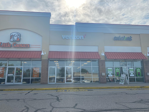 Cell Phone Store «Verizon Authorized Retailer, TCC», reviews and photos, 11 5th St SE, Barberton, OH 44203, USA