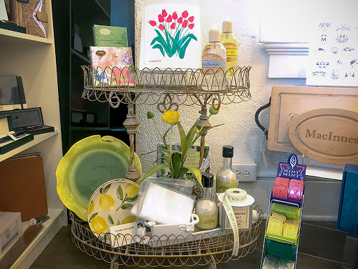 Gift Shop «Landis Gifts & Stationery», reviews and photos, 138 N Larchmont Blvd, Los Angeles, CA 90004, USA