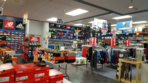Sporting Goods Store «Big 5 Sporting Goods - SeaTac Village», reviews and photos, 1916 S. 320th, Federal Way, WA 98003, USA