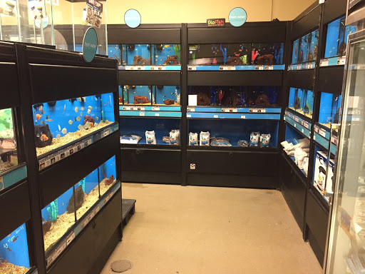 Pet Supply Store «Petco», reviews and photos, 590 E Waterfront Dr, Homestead, PA 15120, USA