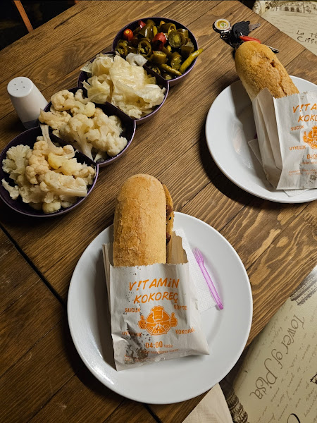 Vitamin Kokoreç logo