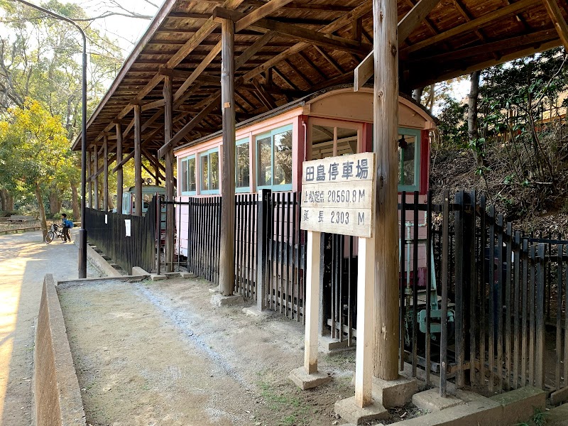 田島停車場(旧木曽王滝森林鉄道ディーゼル機関車)