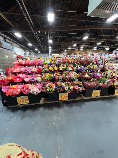 Grocery Store «Garden State Farmers Market», reviews and photos, 2549 US-1, North Brunswickck, NJ 08816, USA