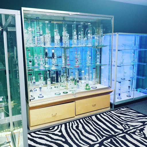 Tobacco Shop «Happy Daze Smoke Shop», reviews and photos, 6450 W 10th St STE 2, Indianapolis, IN 46214, USA