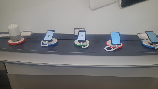 Cell Phone Store «Verizon», reviews and photos, 5350 Harvey St e, Muskegon Heights, MI 49444, USA