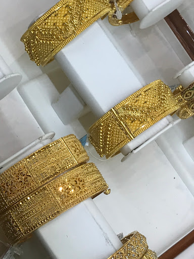 Jewelry Store «Malani Jewelers, Dallas (TX) - 22Kt Gold & Diamond Jewelry», reviews and photos, 300 S Central Expy, Richardson, TX 75080, USA