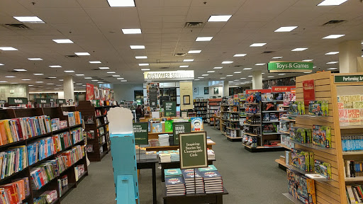 Book Store «Barnes & Noble», reviews and photos, 7849 N Blackstone Ave, Fresno, CA 93720, USA