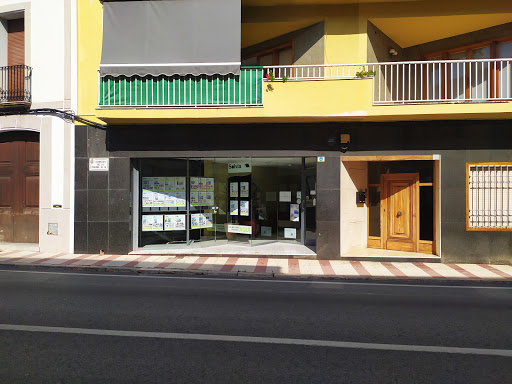 Inmobiliaria Juan Ramón Signes - Av. de la Marina Alta, 1, 03740 Gata de Gorgos, Alicante