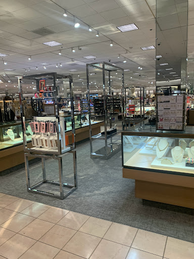 Department Store «Nordstrom», reviews and photos, 449 Menlo Park Mall, Edison, NJ 08837, USA