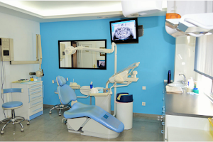 Clínica dental Dr. Carlos Mesa Aguado image