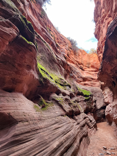 Red Canyon Slot Aka Peek a boo trailhead
