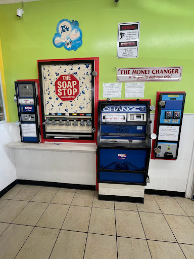 Laundromat «Clover Laundry», reviews and photos, 12558 Centralia St, Lakewood, CA 90715, USA
